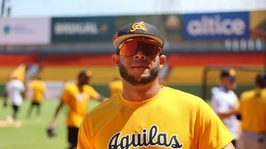 LIDOM: El cubano Yadiel Hernandez colabora en la paliza parcial de las Águilas Cibaeñas a Estrellas Orientales (+Video)