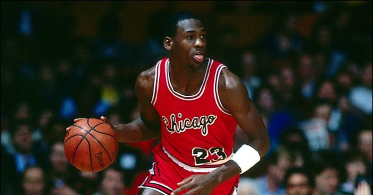 Michael Jordan and his Chicago Bulls debut 39 years ago (+ details)