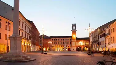 Un terremoto sacude el norte de Italia, siendo el más intenso en las últimas cuatro décadas, según las autoridades Un terremoto sacude el norte de Italia, siendo el más intenso en las últimas cuatro décadas, según las autoridades