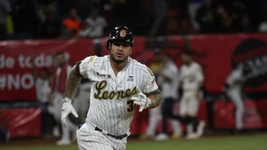 LVBP: Oswaldo Arcia conecta el primer cuadrangular melenudo en el Monumental (+Video)