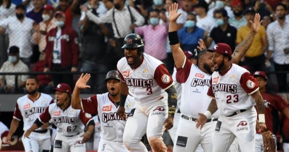 Liga Dominicana De Beisbol Gigantes Del Cibao Derrotan A Los Leones Del Escogido En Cerrado 2195