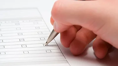 ¿Buscando ganar dinero? Esta aplicación te da dinero por responder encuestas rápidas