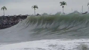 Playas de La Guaira estarán cerradas, luego del fenómeno de mar de fondo Playas de La Guaira estarán cerradas, luego del fenómeno de mar de fondo