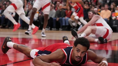 NBA: ¡Humillación pública! Kristaps Porzingis deja en pena a Jordan Poole (+Video)