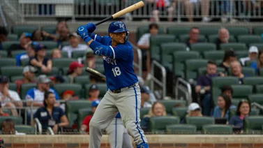 Yuli Gurriel impone récord en playoffs para peloteros de Cuba