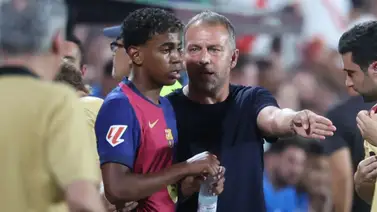 Lamine Yamal se molesta por el cambio y Hansi Flick explica su situación (+Video) Lamine Yamal se molesta por el cambio y Hansi Flick explica su situación (+Video)