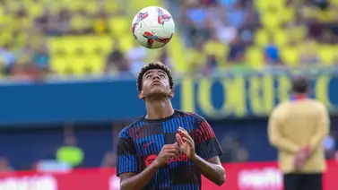 Lamine Yamal recibe su primer premio de la nueva temporada Lamine Yamal recibe su primer premio de la nueva temporada