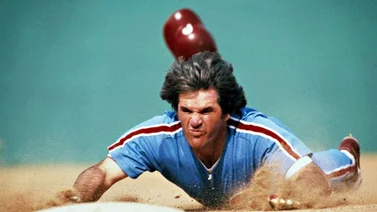 Pete Rose recorre las bases, con su característico modo / Foto: AP