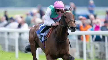 Yegua conquista la carrera más rica de Europa en París Yegua conquista la carrera más rica de Europa en París