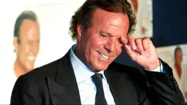 Julio Iglesias reaparece para aclarar falsa noticia Julio Iglesias reaparece para aclarar falsa noticia