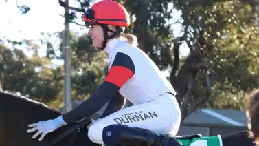 Suspendida 3 meses yoqueta por tomar fotos ofensivas a una colega en el recinto femenino Suspendida 3 meses yoqueta por tomar fotos ofensivas a una colega en el recinto femenino