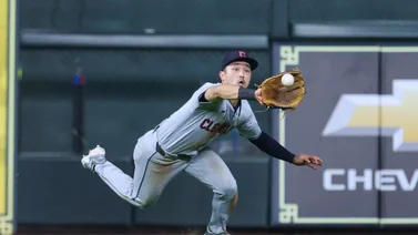 MLB: ¡Polémica! Así fue la atrapada de Steven Kwan ante Detroit ¿Out o no?  