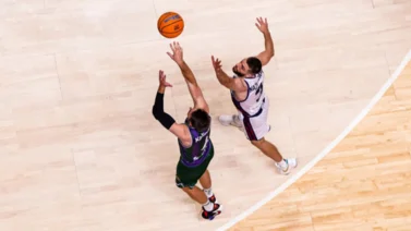 Disfruta el baloncesto en MeridianoTV: Unicaja vs Hiopos Lleida, este sábado