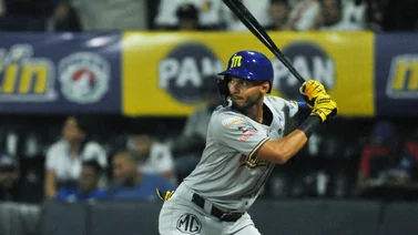 LVBP: Navegantes del Magallanes le cayó a palos a Tiburones en el arranque de la temporada  (+Video)