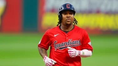 MLB: ¡A mano limpia! Mira la atrapada de José Ramírez ante batazo de foul (+Video)