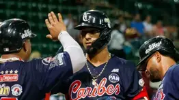 LVBP: Ni la lluvia pudo frenar la ofensiva de Caribes frente a Leones