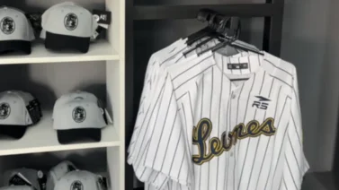 LVBP: Estos son los precios de las camisas y gorras de los Leones del Caracas en el Estadio Monumental (+Video)
