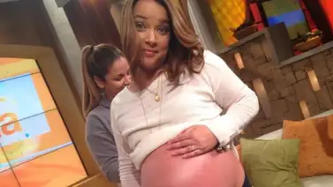 Adamari López fogosa en la cama durante su embarazo Adamari López fogosa en la cama durante su embarazo