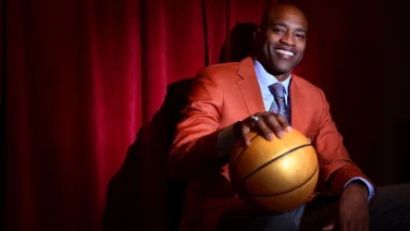 NBA: ¡Honor a una leyenda! Así fue la inclusión de Vince Carter al Salón de la Fama (+Video)