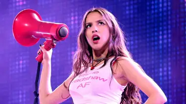 Olivia Rodrigo sufre fuerte caída en un concierto Olivia Rodrigo sufre fuerte caída en un concierto