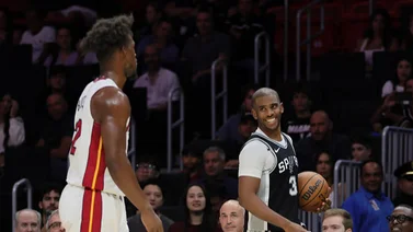 NBA: ¡Se calienta la pretemporada! Chris Paul y Jimmy Butler protagonizan fuerte encontronazo en pleno juego (+Video)