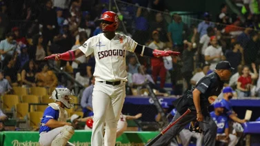 Leones del Escogido inauguran era de Albert Pujols con gran victoria sobre Licey