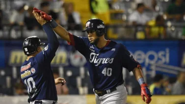 LVBP: "Cafecito" Martínez fue el héroe de Tigres con un espectacular jonrón que dejó en el terreno a Caribes 