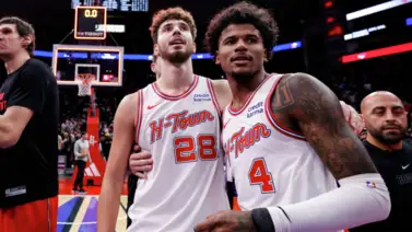 NBA: ¿En bancarrota? Houston Rockets toman fuerte decisión con dos de sus estrellas NBA: ¿En bancarrota? Houston Rockets toman fuerte decisión con dos de sus estrellas