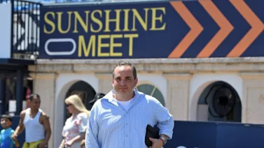 Víctor Barboza Jr. se toma la foto este sábado en Gulfstream Park
