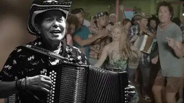 Shakira y Carlos Vives se despiden de Egidio Cuadrado Shakira y Carlos Vives se despiden de Egidio Cuadrado