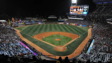 Tarde pero seguro: El Monumental se llenó de rumba con el Caracas - Magallanes