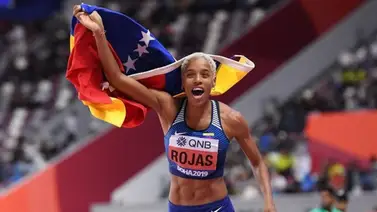 Yulimar Rojas mueve las caderas al ritmo del tambor Yulimar Rojas mueve las caderas al ritmo del tambor