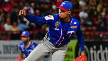 LVBP: Ricardo Pinto brilla en la lomita y logra una marca fenomenal con Tiburones (+Video)