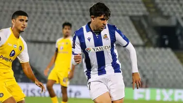 Jon Aramburu recibe este premio por parte de la Real Sociedad Jon Aramburu recibe este premio por parte de la Real Sociedad