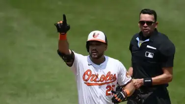 Anthony Santander: La pasión por jugar con Tiburones Anthony Santander: La pasión por jugar con Tiburones