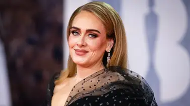 Adele padece de una infección Adele padece de una infección