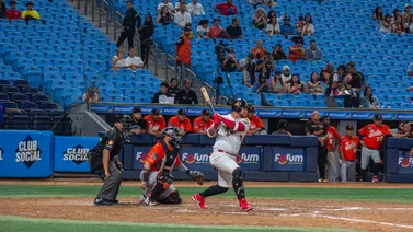 LVBP: Oswaldo Arcia iguala a esta leyenda de Leones del Caracas (+Detalles)