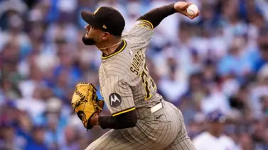Robert Suárez iguala al "Kid" Rodríguez y acecha a Ugueth Urbina en una increíble marca de postemporada