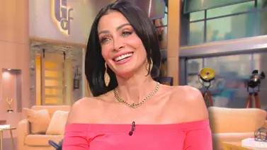 Dayanara Torres por poco expone sus pechos tras un percance con su vestuario Dayanara Torres por poco expone sus pechos tras un percance con su vestuario