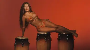 Karol G seduce con sus movimientos en el cabaret más importante de París Karol G seduce con sus movimientos en el cabaret más importante de París