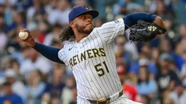 MLB: Freddy Peralta luce en su primer triunfo en postemporada (+Detalles)