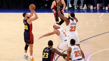 ¡Por algo es el mejor lanzador de la historia! Mira el impecable rendimiento de Stephen Curry desde la larga distancia