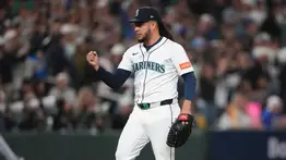 MLB: Luis Castillo honra a Pedro Martínez desde el montículo