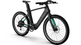 Del asfalto a la ciclovía: la ingeniería de Mercedes-Benz llega a las dos ruedas
