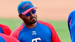 Petit se emociona en el Universitario: El mánager de Tiburones debuta como local ante su antiguo equipo