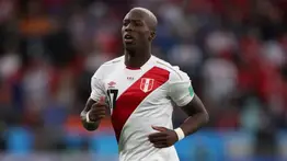 Luis Advíncula sufre una denuncia por "provocar un choque"