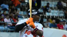 LVBP: Yonathan Perlaza lideró lluvia de jonrones de las Águilas