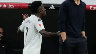 Vinicius Jr. sale furioso luego de ser cambiado en El Clásico entre Real Madrid y Barcelona Vinicius Jr. sale furioso luego de ser cambiado en El Clásico entre Real Madrid y Barcelona