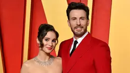 Chris Evans y su novia Alba Baptista se convierten en padres por primera vez 