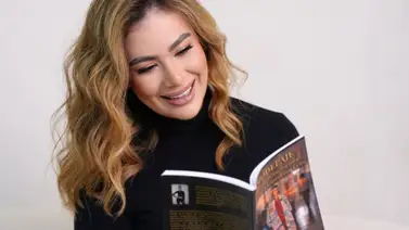 Alicia Ontiveros lanzó su primer libro Alicia Ontiveros lanzó su primer libro
